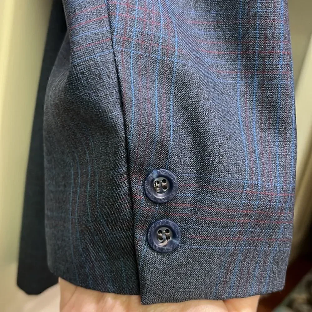 Madden’s Arcadia, LA Curly Men’s Sports Coat Blue Grey w Blue & Red Stripes